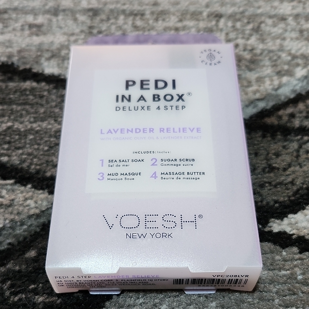 VOESH PEDI IN-A-BOX DELUXE 4-STEP LAVENDER RELIEVE PEDICURE KIT